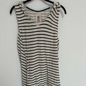 Hooded Roxy top with pockets